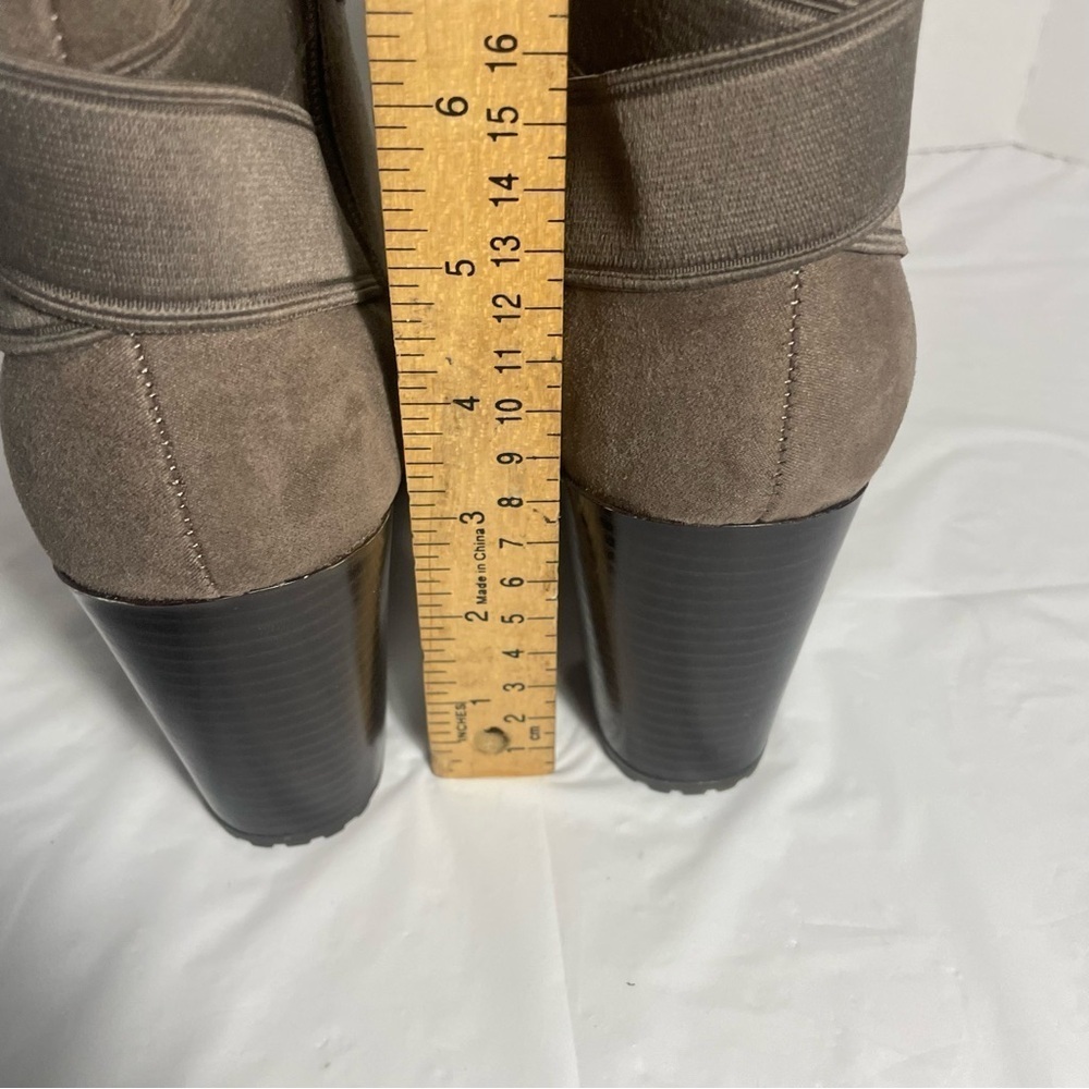 NWT A New Day Taupe Block Heel Ankle Booties Size 9.5 - Picture 6 of 8